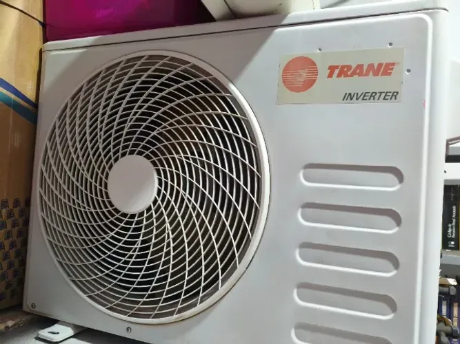 2 Ar condicionado inverter 24000btus + 2 cortinas vento ,sendo uma de1,5mts e outra 0.90cm