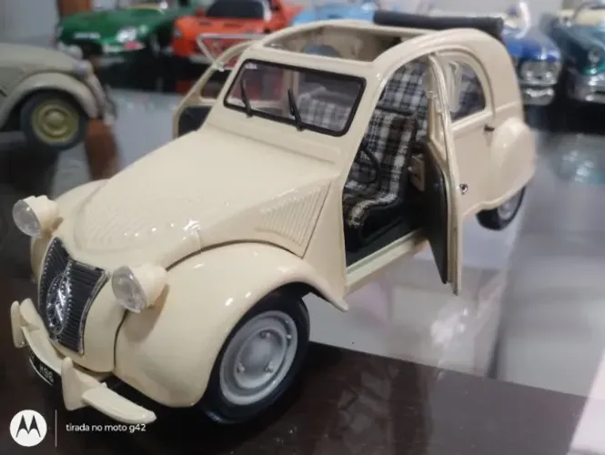 Miniatura 1/18 - Citroen 2 CV