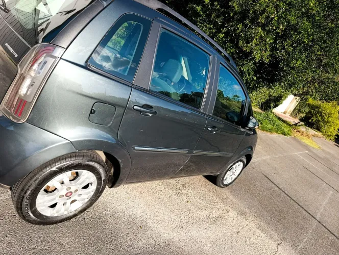 Fiat Idea Attractive 1.4 Fire Flex 8V 5P 2012