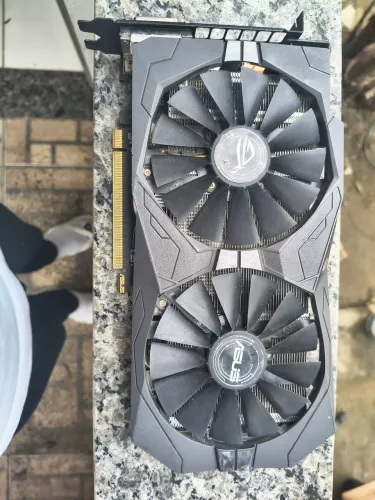 Rx 580 Rog liga led , não gira fan e não dá video.