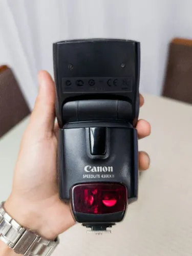 Flash Canon Speedlight 430EX II ?