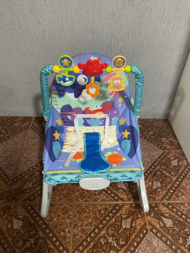 Cadeirinha de balança musical