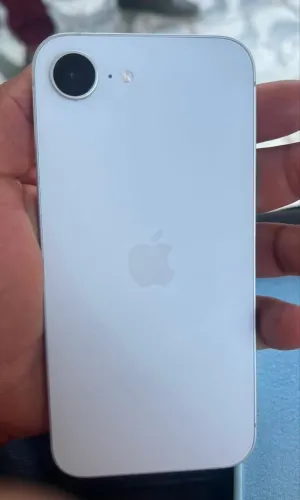 iPhone 16e