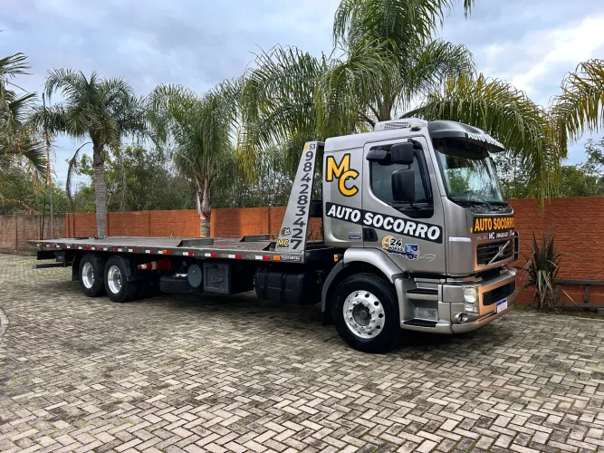 Caminhão prancha volvo VM 260 caminhão no capricho só trabalhar