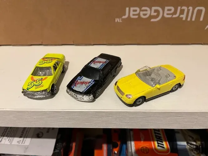 3 modelos carros Mercedes-benz carrinhos antigos 1/64 de metal