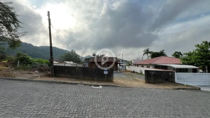 Terreno à venda no bairro Nova Esperança - Guaramirim/SC