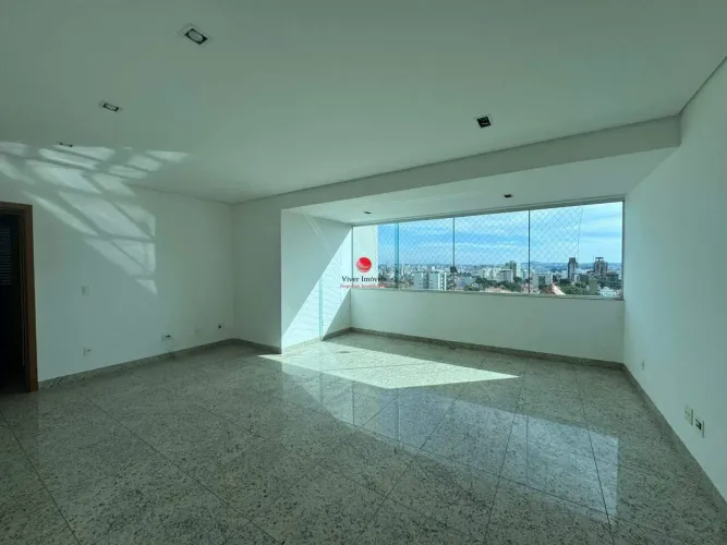 Apartamento exclusivo para aluguel no Ouro Preto (BH) | 4 quartos, 1 suíte | Frente | 3 va