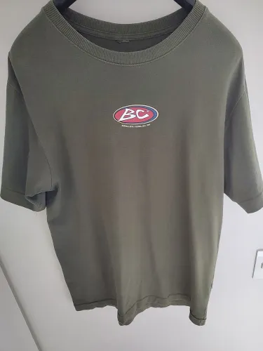 CAMISETA VERDE LOGO BARRA CREW GG