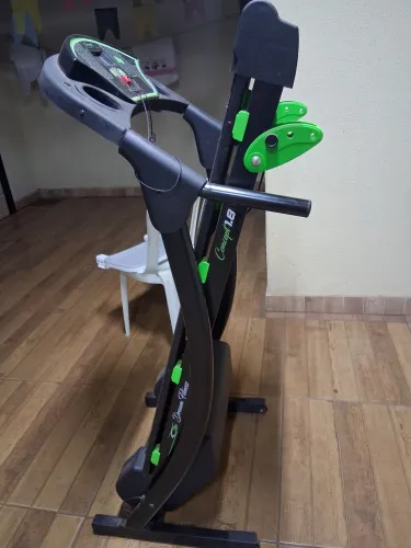 VENDO ESTEIRA ERGOMETRICA COM DEFEITO DREEAM FITNES