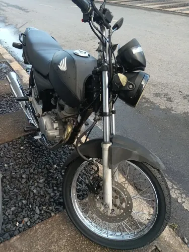 MOTO TITAN 150