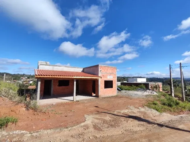 Casa de 120m² com 03 quartos sendo 01 suíte e terreno de 410m² à venda - Ibiúna - SP