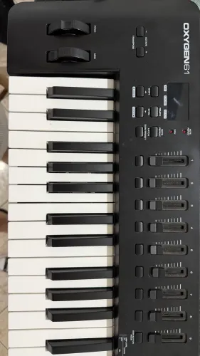 Controlador Mídi MAudio Oxigen 61