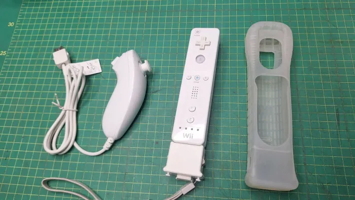 Controle Nintendo Wii c/wii motion plus completo