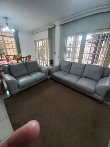 Sofá Cinza Courino