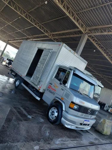 Vende 710 Mercedes