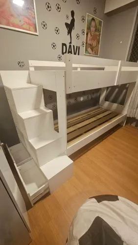 Cama beliche solteiro com gavetas e nichos lateral