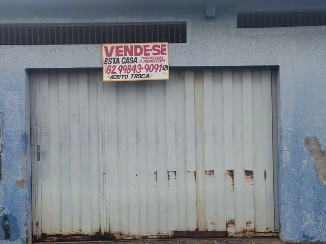 Vendo uma casa mais um barracão no mesmo lote