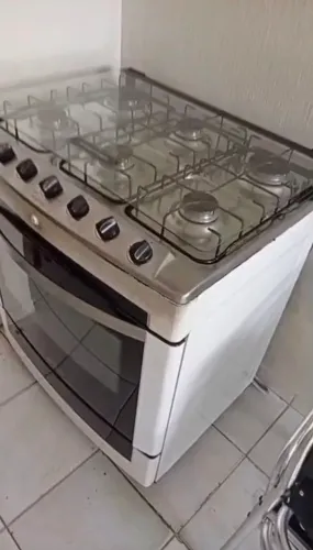 Fogão 6 Bocas com Forno - Usado em Bom Estado