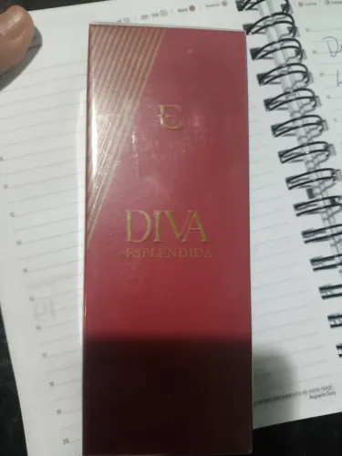 DIVA ESPLÊNDIDA