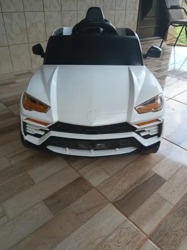 Mini carro elétrico infantil 