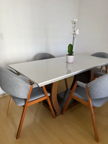 Mesa de Jantar 186x90 cm - Excelente Estado - 6 a 8 Lugares
