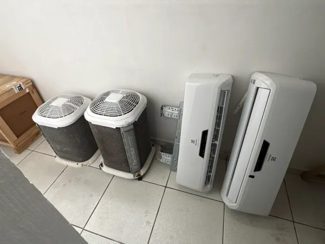 Ar condicionado danificado