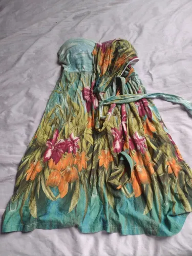 Vestido estampado curto