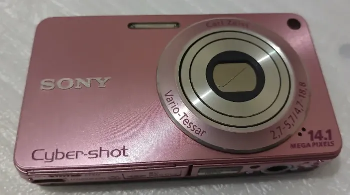 ?Sony Cyber-shot DSC-W350 14.1MP. Kit Completo (Carregador, Cartão 4GB e Alça). Uma Lenda
