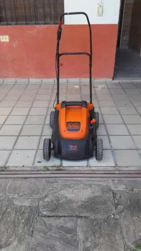 MAQUINA DE CORTAR GRAMA 