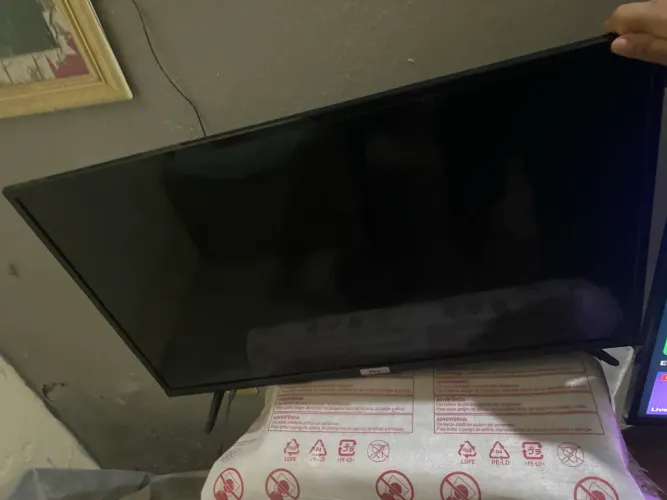 TV TCL 32 Polegadas (Com Defeito)