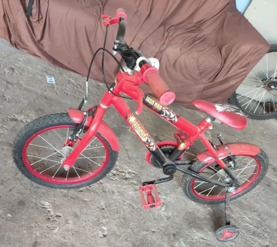 Bicicleta infantil homem de ferro 