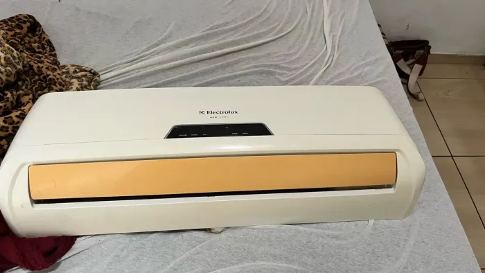 Vendo ar-condicionado eletrolux usado