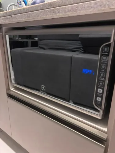 Microondas Electrolux Prata com Painel Integrado 31L (MI41S) 220V ref: *