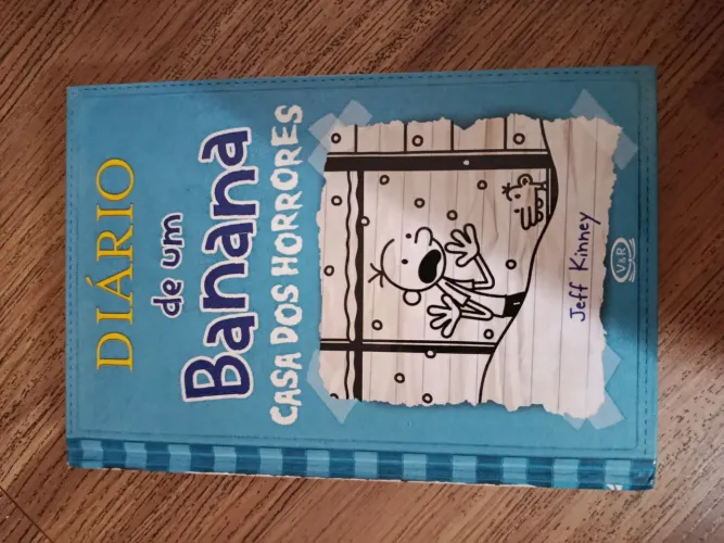 Livro diário de um banana volume 6 ( casa dos horrores) <br>capa dura. Tenho outros volumes.