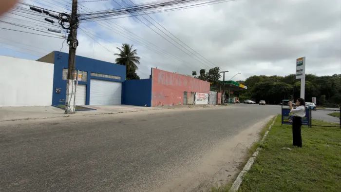 GALPÃO - PONTO COMERCIAL