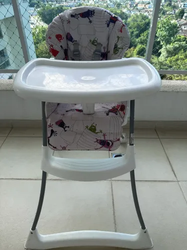 Vendo cadeira de alimentação 