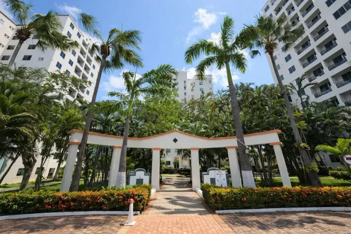 Lindo Apartamento 3/4 Suite 78m² 02 Vagas de Garagem No Cond. Villagio di Firenzi - Lagoa