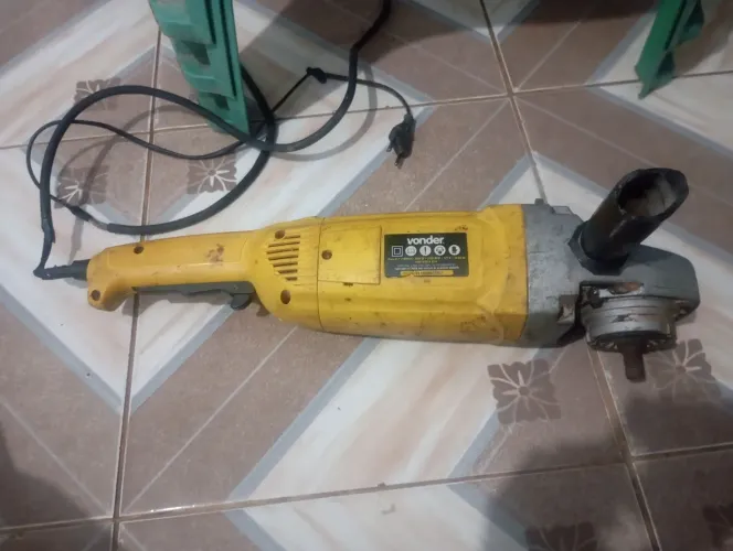 Esmerilhadeira Angular 2400w Vonder Cor Amarelo