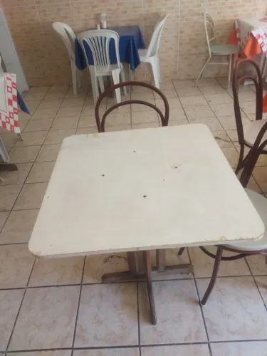 10 Mesa e cadeira e mais 16 cadeiras