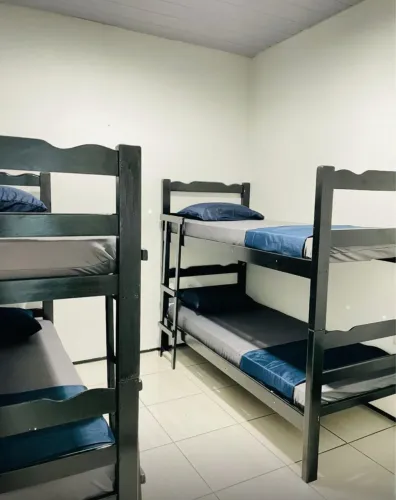 Vendo cama beliche sem colchão