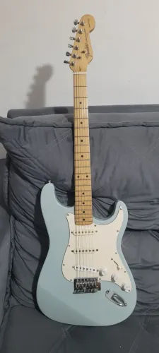 Guitarra fender sounthen cross