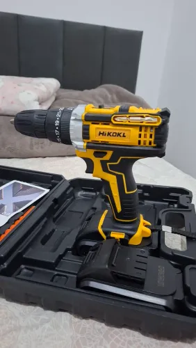 Parafusadeira e furadeira com impacto 