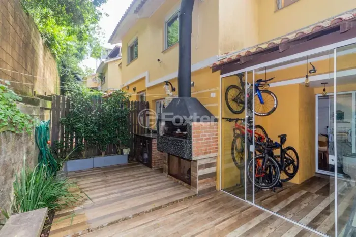 Sobrado no Mário Quintana, 118m², 03 quartos, suíte, 02 vagas.