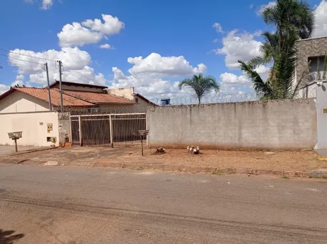 Barracão no Bairro São Francisco em Goiânia