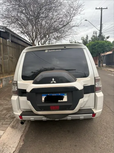 Mitsubishi Pajero HPE Full 3.2 4X4 T.i.dies. 5P AUT 2015