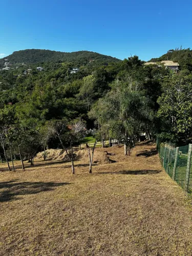 Terreno à venda no bairro Praia da Ferrugem - Garopaba/SC