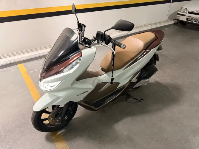 Vendo PCX 150 DLX 2021 em ótimo estado 