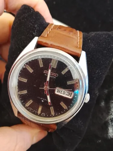 Seiko 5 automático fundo preto