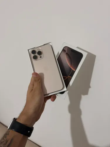 iPhone 16 pro max na caixa bateria 95% nenhuma marca de uso