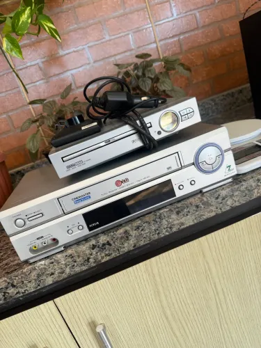 Vídeo k7 e DVD funcionando perfeitamente